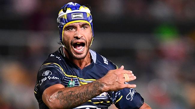 Are referees in awe of Johnathan Thurston?