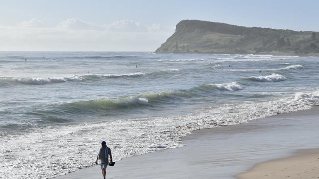 EXPENSIVE SURF: Police have issued $1,000 fines to two surfers on Sunday 15 August 2021, after it was found they had ignored Covid compliance orders and left their lockdown area to go surfing. File Photo: Javier Encalada.