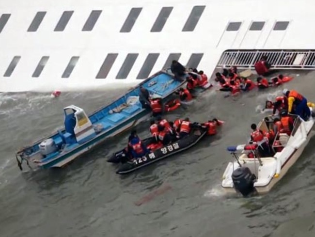 Videos reveal frantic last moments on sinking Sewol ferry in South ...