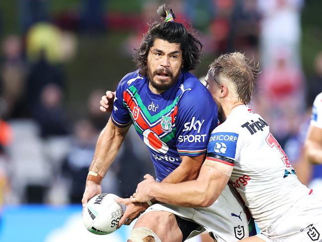 SYDNEY, AUSTRALIA - MAY 21:  Tohu Harris of the Warriors is tackled during the round 11 NRL match between the St George Illawarra Dragons and the New Zealand Warriors at Netstrata Jubilee Stadium, on May 21, 2022, in Sydney, Australia. (Photo by Mark Kolbe/Getty Images)