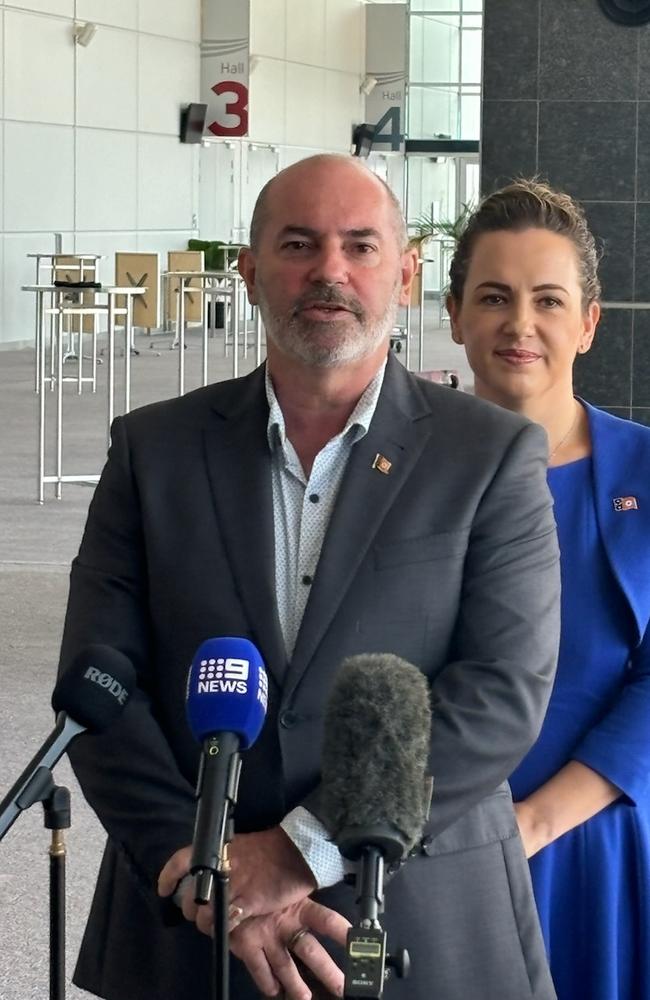 Treasurer Bill Yan with chief minister Lia Finocchiaro.