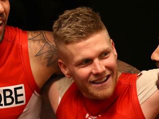 SYDNEY, AUSTRALIA - JULY 08:  Lance Franklin, Dan Hannebery and Jarrad McVeigh of the Swans sing the club song after the round 16 AFL match between the Sydney Swans and the Gold Coast Suns at Sydney Cricket Ground on July 8, 2017 in Sydney, Australia.  (Photo by Ryan Pierse/Getty Images)