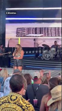 Country singer Carly Pearce blasts audience member