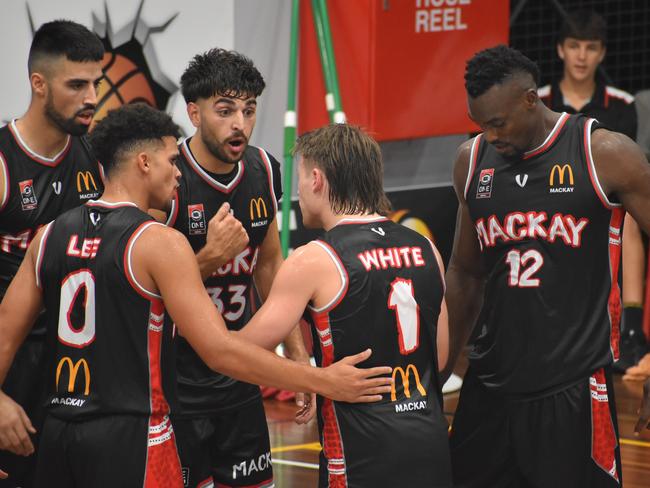 The Meteor's 16 point win to start the season was mainly run through the finger tips of Tasmanian Jack Jumper Isaac Smith.  The star guard piled on 40 points, 7 rebounds, 9 assists and 2 steals.  Picture: Mitch Dyer