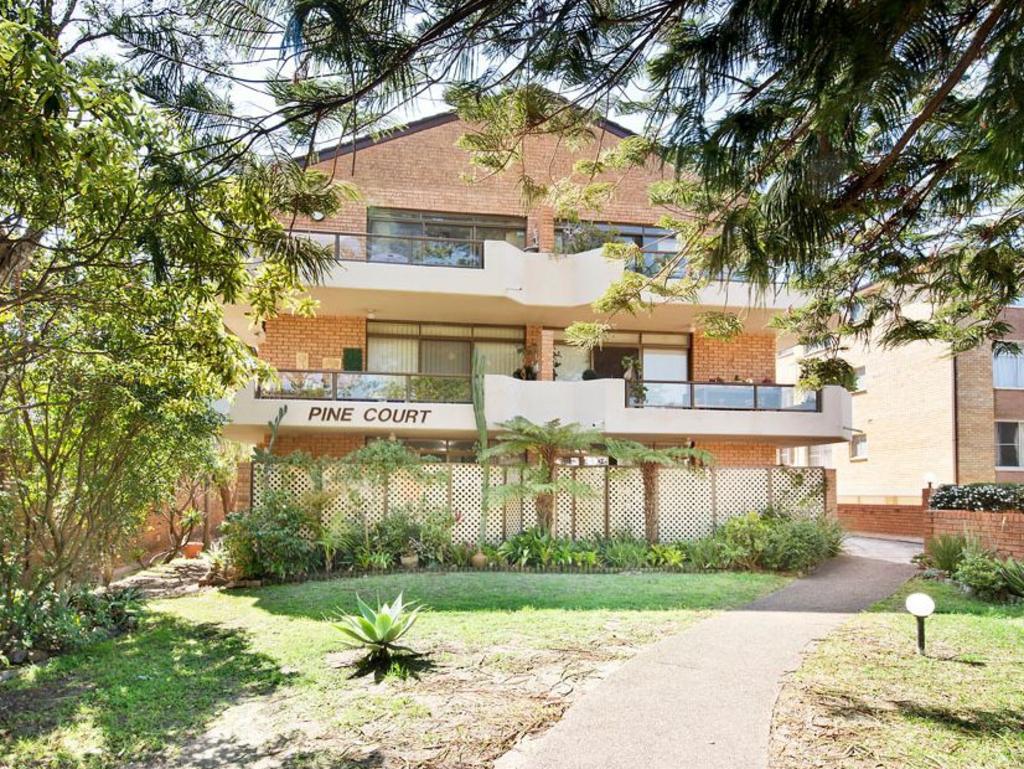 A three-bed unit in this O'Brien Street, Bondi Beach block has eight active bidders, only two were investors. Picture: supplied