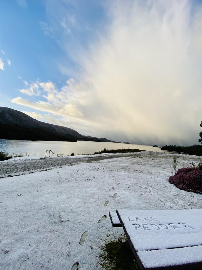 Breaking News Breaking News Snow at Lake Pedder, Strathgordon: Saturday, September 25, 2021