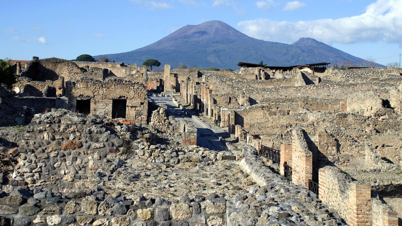 Pompeii Volcano Map