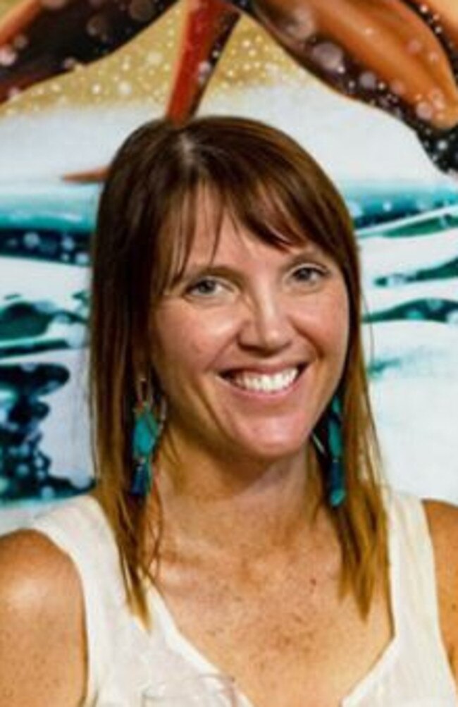 Sunshine Coast Artist and surf photographer Tracy Naughton (@letmesea)