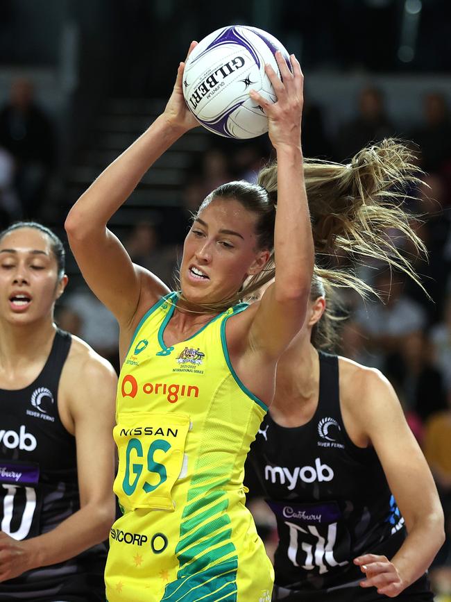 Cara Koenen takes a high ball for the Diamonds. (Photo by Phil Walter/Getty Images)