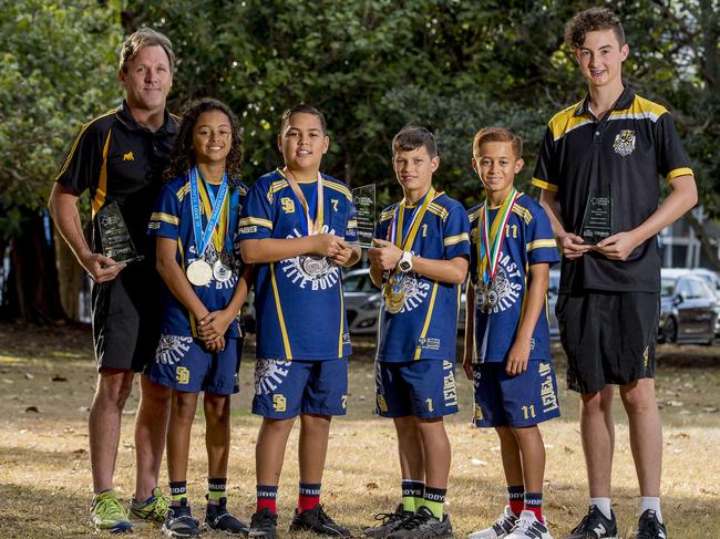 Local Sports Star award winnders Steve Brennan (Service to Sport), players from the Shutdown under-11/12 side (Team Excellence) and Nathan Andrews (Inspiration Award). Picture: Jerad Williams