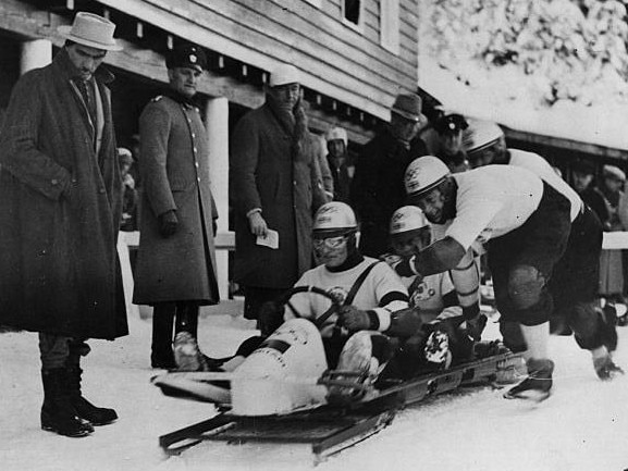 ONE TIME USE ONLY FOR DAILY TELEGRAPH HISTORY PAGEReproduced with permission from the publisherFrom The Scandalous Freddie McEvoy by Frank WalkerPublished by HachetteCaption: freddie and his team prepare for their second runMUST CREDIT