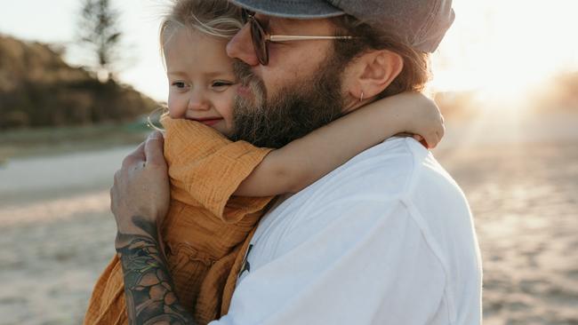 Organise a gift that will last a lifetime by getting dad a Father’s day photo shoot with Gold Coast photographer Bea Tarasiuk.