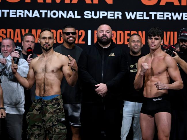 Keith Thurman (L) and Australia’s Brock Jarvis get ready to square off. Picture: No Limit Boxing/Gregg Porteous