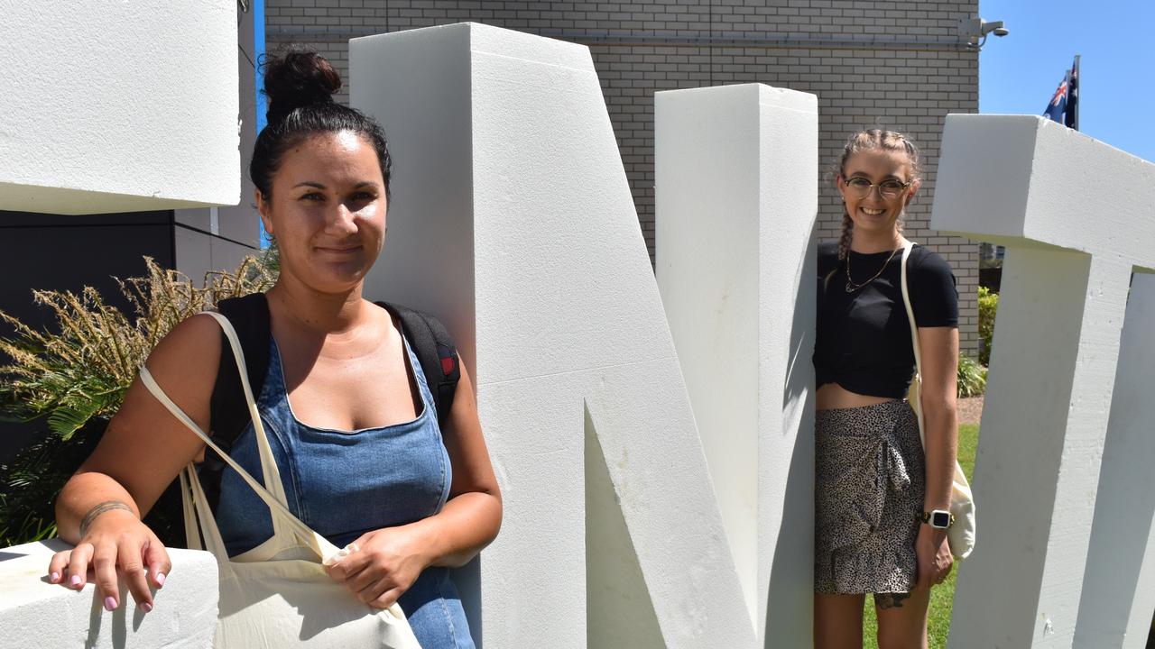 (L) Nursing students Beatrisa Vervuurt and Jessica Instone at orientation day at USC Fraser Coast. Photo: Stuart Fast