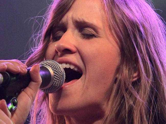 INDIO, CA - APRIL 17: Singer Amber Coffman from the band Dirty Projectors performs during day two of the Coachella Valley Music & Arts Festival 2010 held at the Empire Polo Club on April 17, 2010 in Indio, California. (Photo by Noel Vasquez/Getty Images)