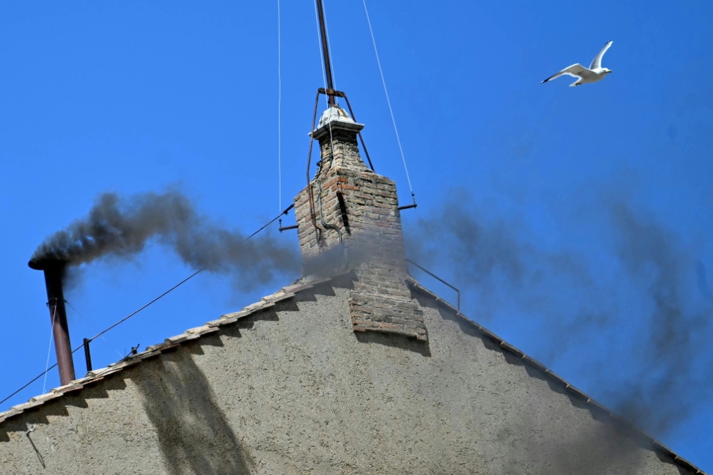 Second black smoke, cardinals to vote again for new pope
