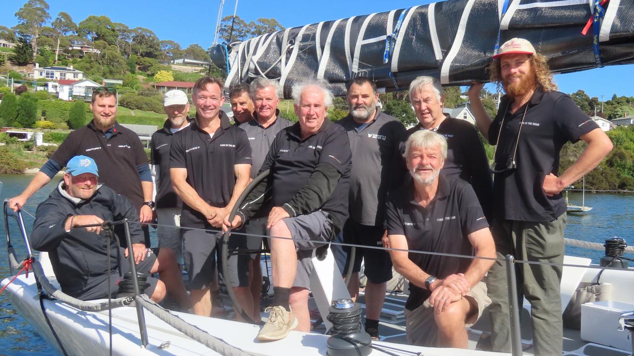 Sombre start for Launceston to Hobart as lost sailors honoured