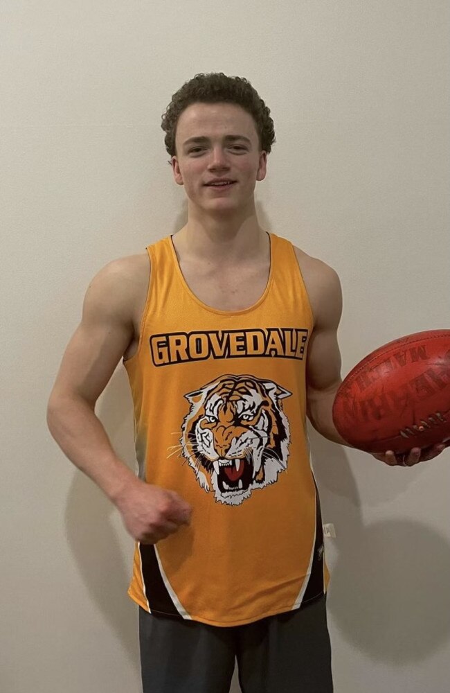 Tommy Stephen has crossed from Geelong Amateur to Grovedale.