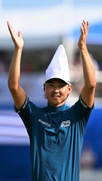 Huge turnout for cult golf hero Min Woo Lee