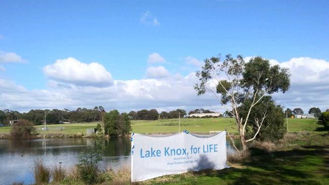 The Lake Knox banner.