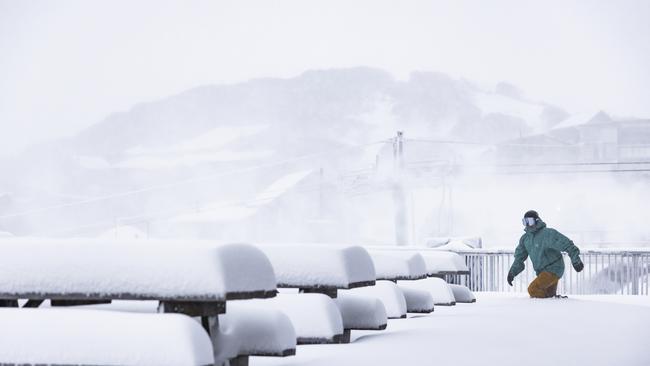 Mount Hotham is forecast to get a dumping of snow from Thursday. Picture: NCA NewsWire/Dylan Robinson