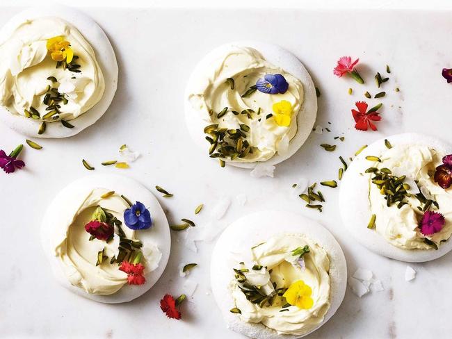 Egg-free-pavlovas