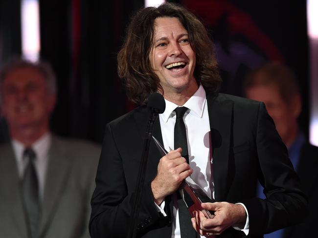 Bernard Fanning accepts the ARIA for Best Adult Contemporary AlbuM. Picture: AAP