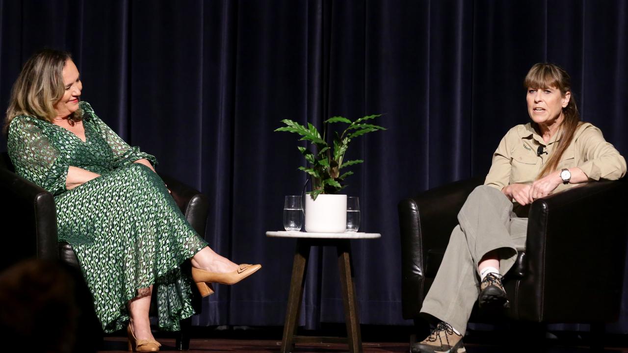 Frances Whiting interviews Terri Irwin at Brisbane’s City Hall. Picture: Steve Pohlner