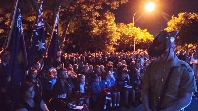 Anzac Day Dawn Service at Geebung Zillmere RSL. Photographer: Russell Brown.