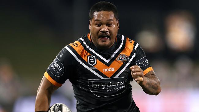 Joey Leilua is reinventing himself as a prop forward. (AAP Image/Brendon Thorne)