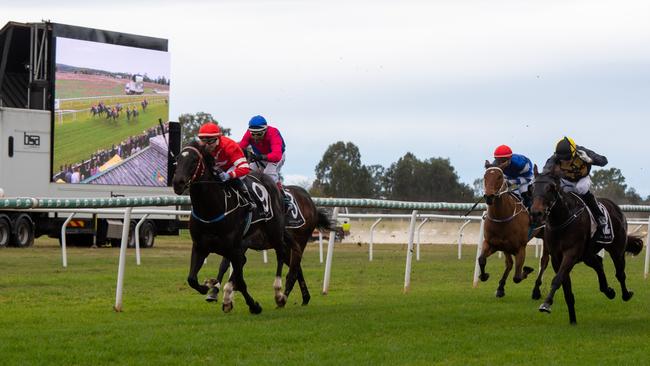 Lockyer Valley Turf Club Gatton Cup day, Race one, She's so Vain (trainer Darryll Leggatt, ridden by Cecily Eaton). Saturday, June 26, 2021. PHOTO: Ali Kuchel