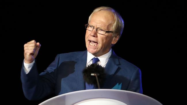 Peter Beattie makes a speech during the Commonwealth Games closing ceremony. Picture: Scott Barbour/Getty