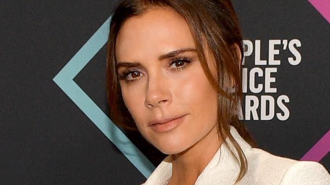 SANTA MONICA, CA - NOVEMBER 11:  Victoria Beckham attends the People's Choice Awards 2018 at Barker Hangar on November 11, 2018 in Santa Monica, California.  (Photo by Matt Winkelmeyer/Getty Images)