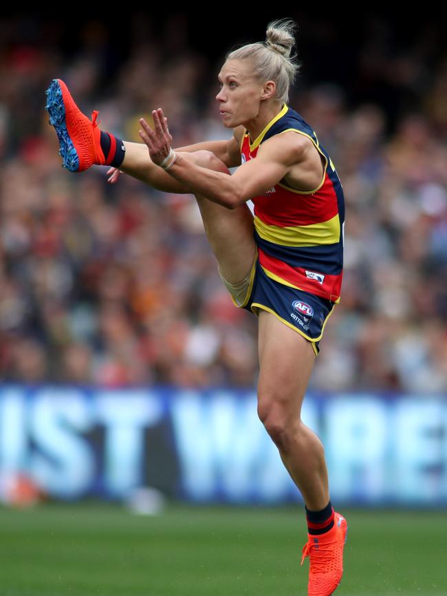 Erin Phillips was second overall for number of goals kicked in the AFLW in season 2019. Picture: AAP Image/Kelly Barnes