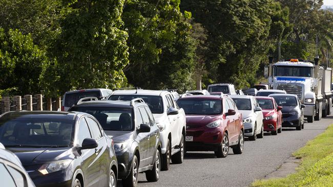 Traffic is at a standstill at Exit 45 near Ormeau. (AAP/Image Sarah Marshall)