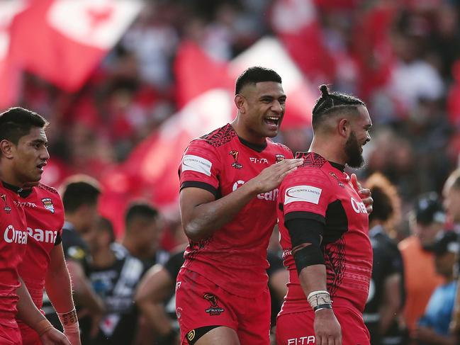 HAMILTON, NEW ZEALAND - NOVEMBER 11:  Daniel Tupou of Tonga celebrates with the team during the 2017 Rugby League World Cup match between the New Zealand Kiwis and Tonga at Waikato Stadium on November 11, 2017 in Hamilton, New Zealand.  (Photo by Anthony Au-Yeung/Getty Images)