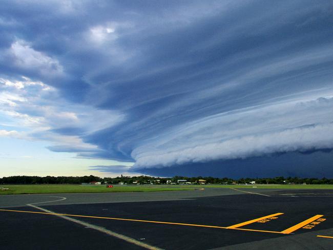 Dramatic ... Shelf cloud seen from Sunshine Coast Airport, Qld. Picture: Shane Loweke.