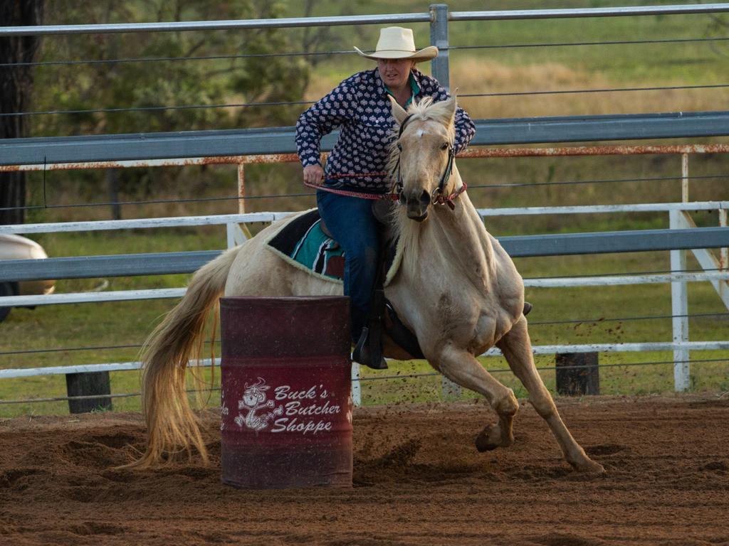 Kimmy Leenders riding Diamond.