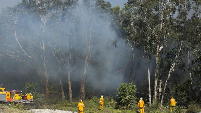 Sunshine Coast Bushfire: Motorway Closed As Fire Flares Up | The ...