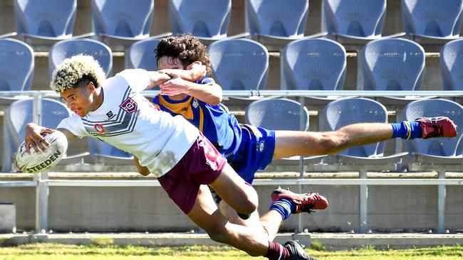 Caloundra SHS’s Ellyjah Birve scores for Queensland. Picture, John Gass