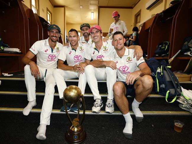 Mitchell Starc, Scott Boland, Nathan Lyon, Pat Cummins and Beau Webster after winning the fifth Test over India in Sydney. (Photo by Darrian Traynor/Getty Images)