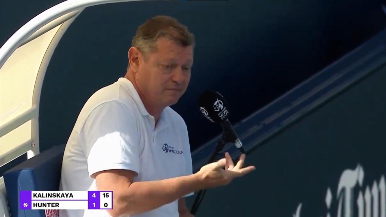 Chair umpire breaks the news to Storm.