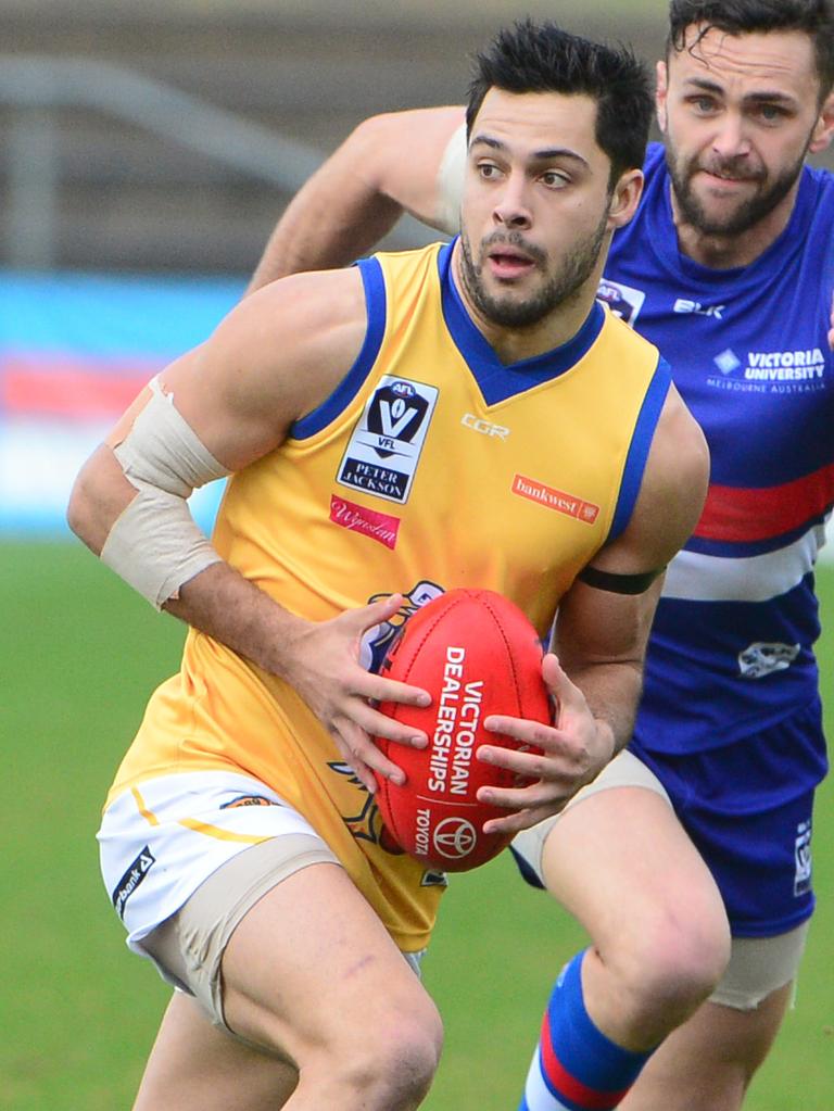 Michael Gibbons in action for Williamstown.