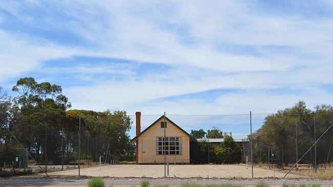 The toilets at Merbein South Community Hall &amp; Recreation Park are only open when the hall is open.