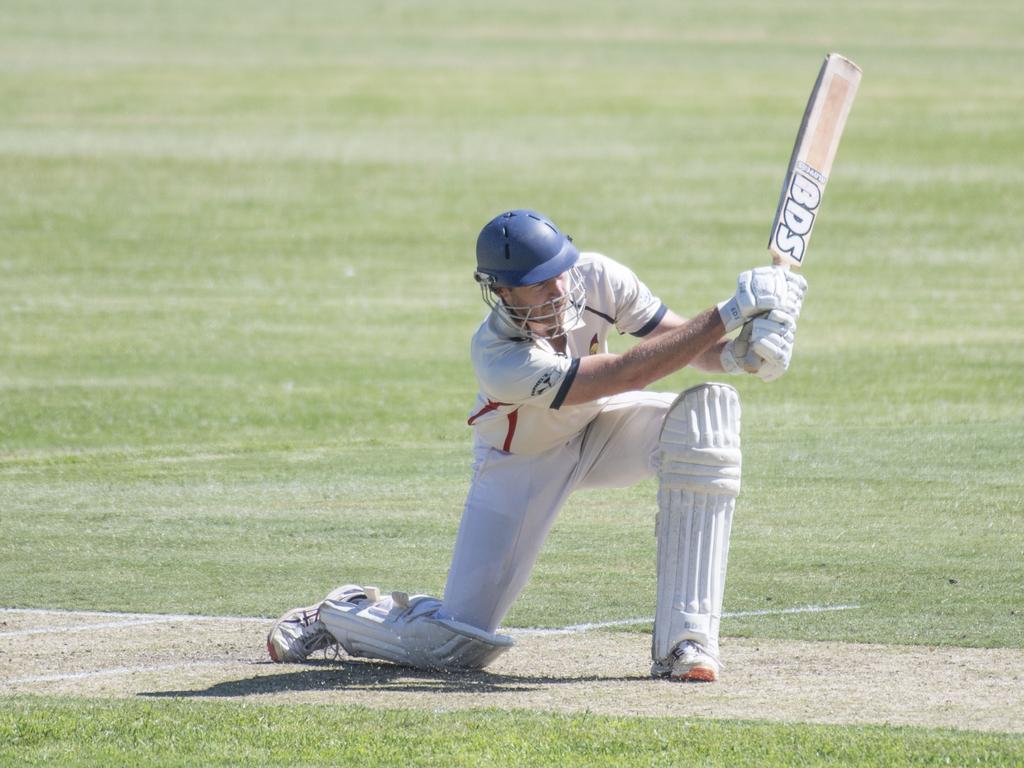 Kyle Tonkin bats for Met Easts.