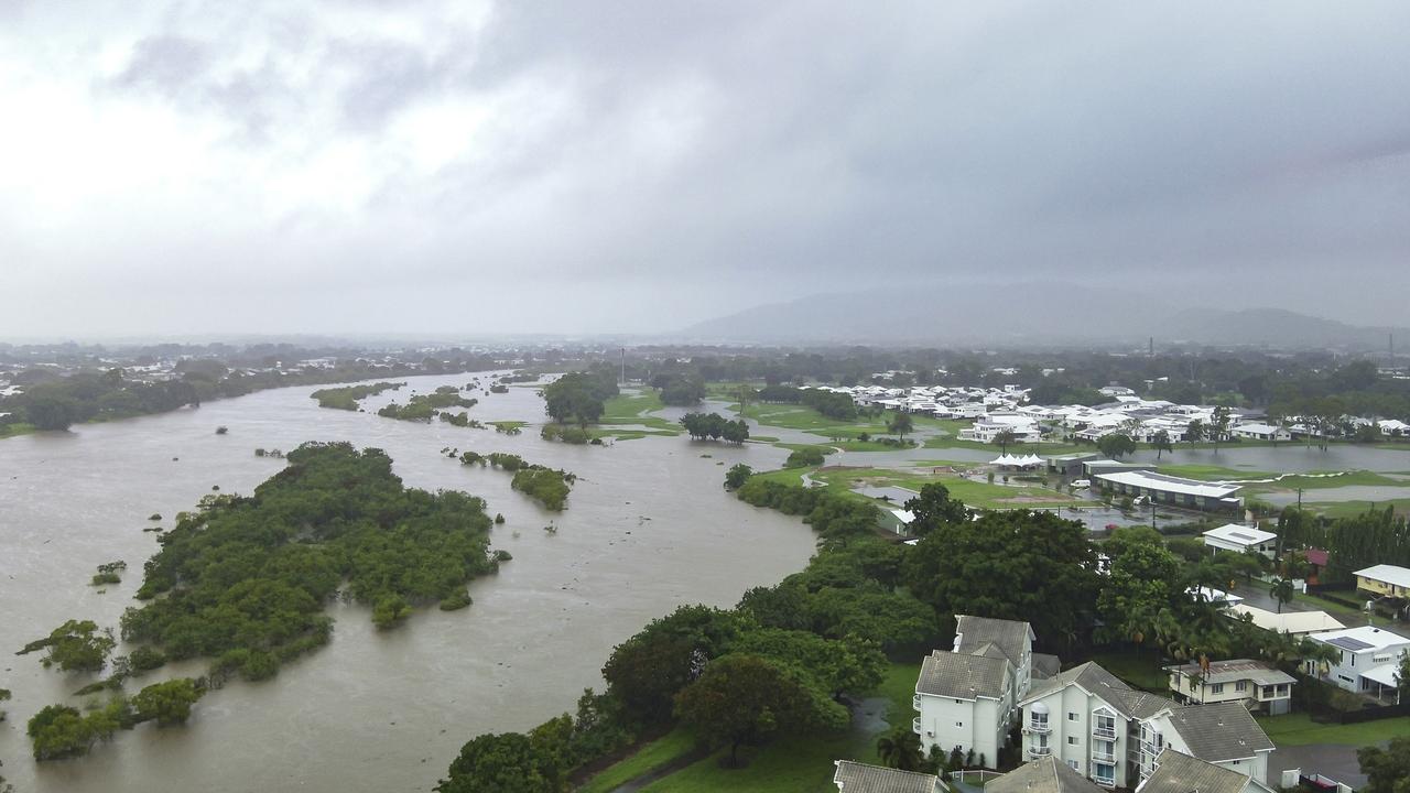 Flooding in Rosslea, Townsville.