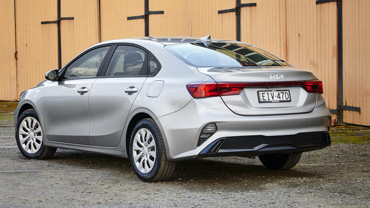 Kia cerato 2021 года