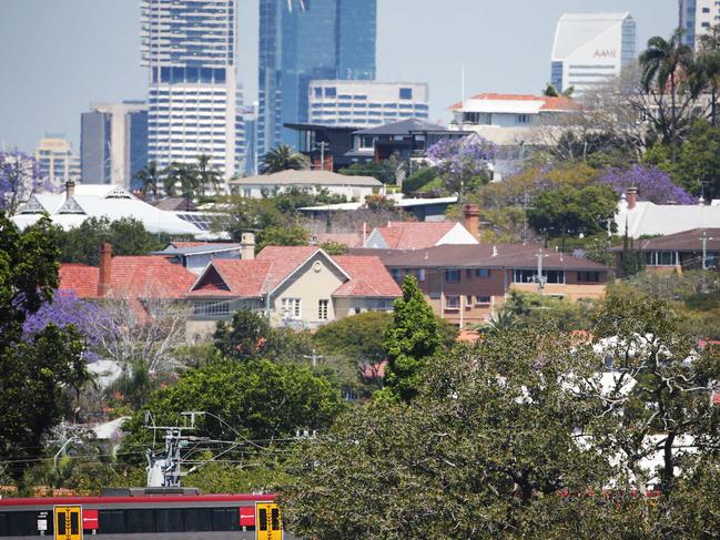 GENERIC BUILDING SHOTS. labourer, builder, building, site, Eagle Farm, real estate, ascot, city train, public transport suburbs, housing, construction. Photo: Jodie Richter