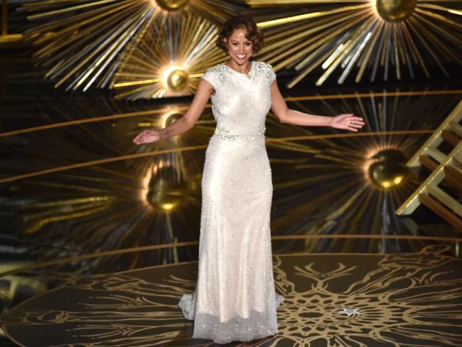 Stacey Dash, shown here dying on stage.