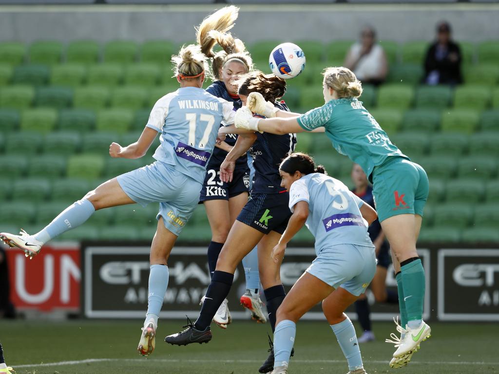 Hannah Wilkinson contests a header for City. Picture: Getty Images